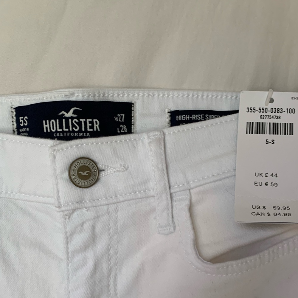 BRAND NEW! White highwaisted jeans ♡